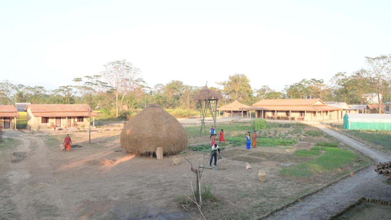 Tharu Community Lodge Kawasoti Exterior foto